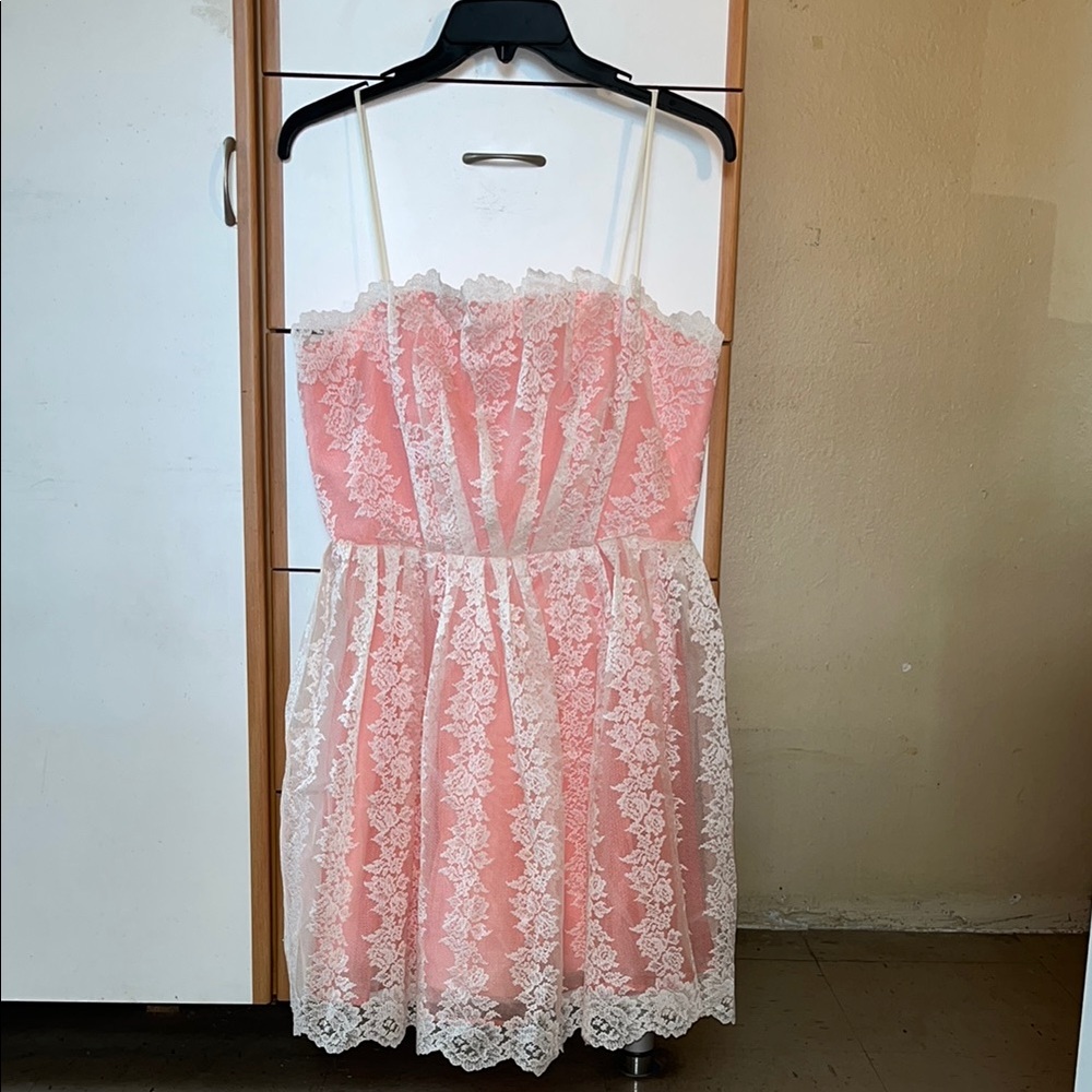 Topshop Light Pink Mini Dress with White Floral Lace | Size 8 | NWOT